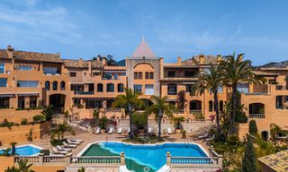 Appartement de première classe avec vue panoramique sur la mer à vendre dans la vallée du golf de Nueva Andalucia, Marbella 780279 