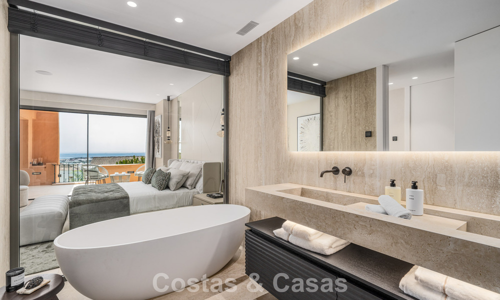 Appartement de première classe avec vue panoramique sur la mer à vendre dans la vallée du golf de Nueva Andalucia, Marbella 780283