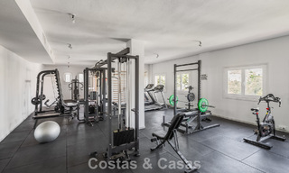 Appartement de première classe avec vue panoramique sur la mer à vendre dans la vallée du golf de Nueva Andalucia, Marbella 780285 