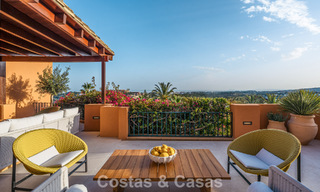 Appartement de première classe avec vue panoramique sur la mer à vendre dans la vallée du golf de Nueva Andalucia, Marbella 780298 