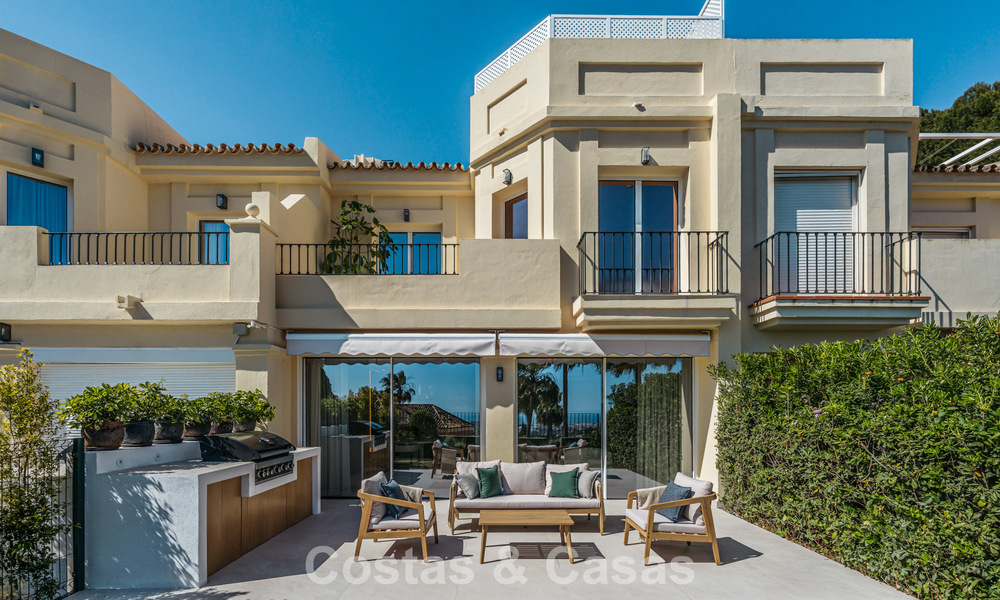 Maison de ville, prête à emménager, à vendre dans une résidence fermée à La Quinta, Benahavis - Marbella 780329