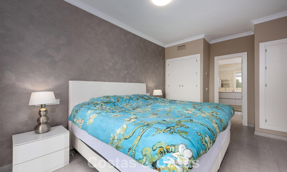 Appartement avec jardin et vue panoramique sur la mer à vendre à Benahavis - Marbella 780235