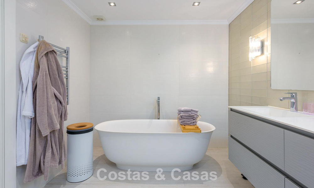 Appartement avec jardin et vue panoramique sur la mer à vendre à Benahavis - Marbella 780237