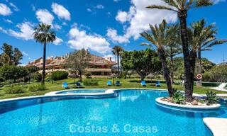 Appartement de luxe de 4 chambres à vendre dans un complexe fermé sur le terrain de golf de Nueva Andalucia, Marbella 780340 