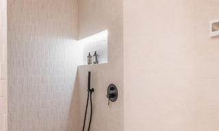 Appartement de luxe de 4 chambres à vendre dans un complexe fermé sur le terrain de golf de Nueva Andalucia, Marbella 780342 