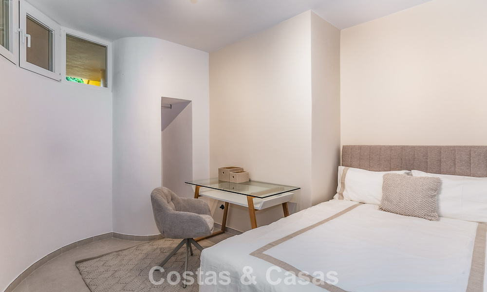 Appartement de luxe de 4 chambres à vendre dans un complexe fermé sur le terrain de golf de Nueva Andalucia, Marbella 780345
