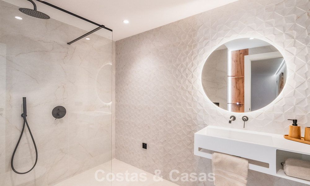 Appartement de luxe de 4 chambres à vendre dans un complexe fermé sur le terrain de golf de Nueva Andalucia, Marbella 780346