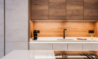 Appartement de luxe de 4 chambres à vendre dans un complexe fermé sur le terrain de golf de Nueva Andalucia, Marbella 780359 