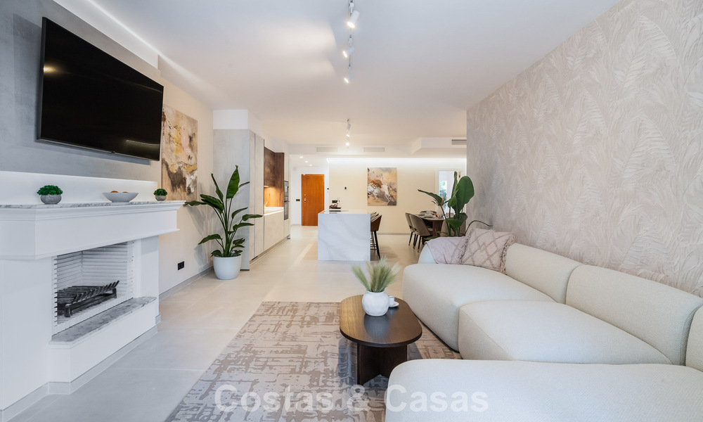 Appartement de luxe de 4 chambres à vendre dans un complexe fermé sur le terrain de golf de Nueva Andalucia, Marbella 780367