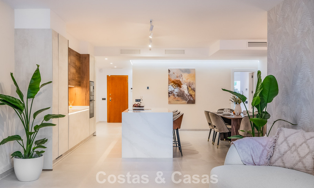 Appartement de luxe de 4 chambres à vendre dans un complexe fermé sur le terrain de golf de Nueva Andalucia, Marbella 780368