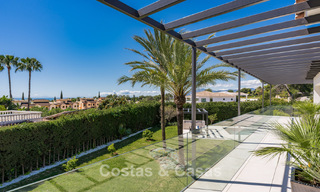 Villa méditerranéenne contemporaine avec des touches modernes à vendre sur le Golden Mile de Marbella 780403 