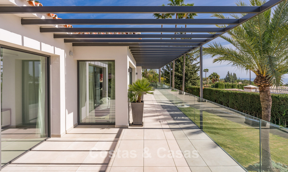 Villa méditerranéenne contemporaine avec des touches modernes à vendre sur le Golden Mile de Marbella 780412