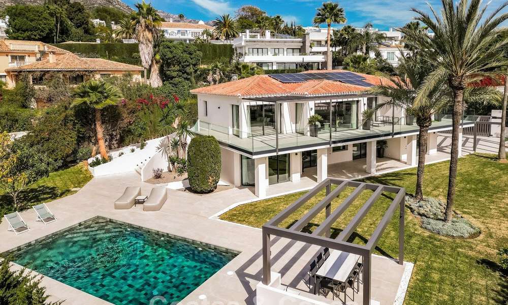 Villa méditerranéenne contemporaine avec des touches modernes à vendre sur le Golden Mile de Marbella 780417