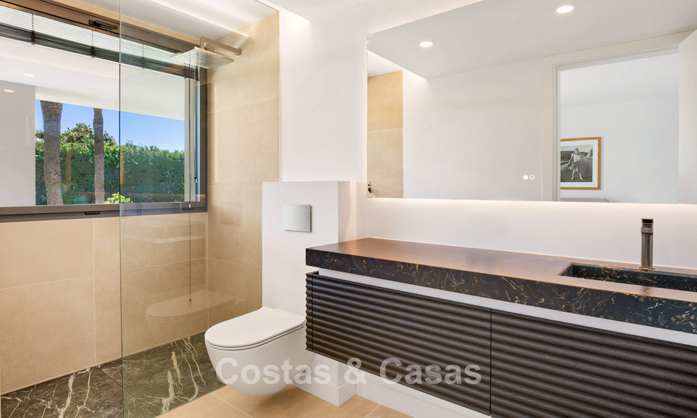 Villa méditerranéenne contemporaine avec des touches modernes à vendre sur le Golden Mile de Marbella 780423