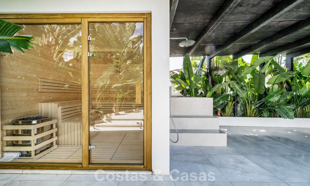 Spacieuse villa familiale au charme andalou contemporain à vendre dans la vallée du golf de Nueva Andalucia, Marbella 780451