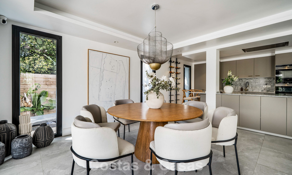 Spacieuse villa familiale au charme andalou contemporain à vendre dans la vallée du golf de Nueva Andalucia, Marbella 780452