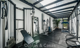 Spacieuse villa familiale au charme andalou contemporain à vendre dans la vallée du golf de Nueva Andalucia, Marbella 780463 