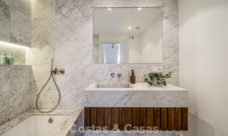 Spacieuse villa familiale au charme andalou contemporain à vendre dans la vallée du golf de Nueva Andalucia, Marbella 780467 