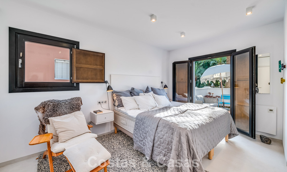 Charmante maison d'angle à vendre dans une urbanisation exclusive sur le Golden Mile de Marbella 780468