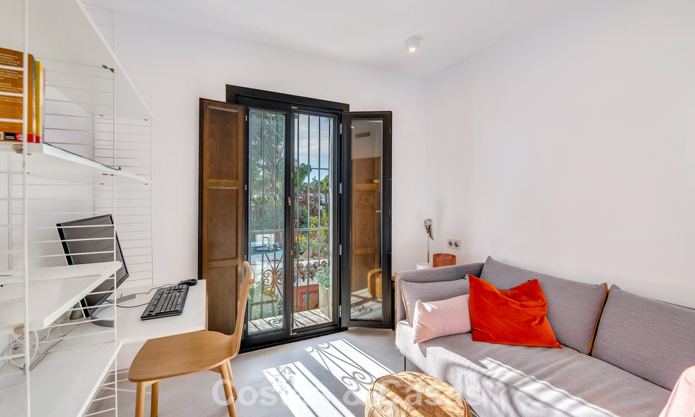 Charmante maison d'angle à vendre dans une urbanisation exclusive sur le Golden Mile de Marbella 780476