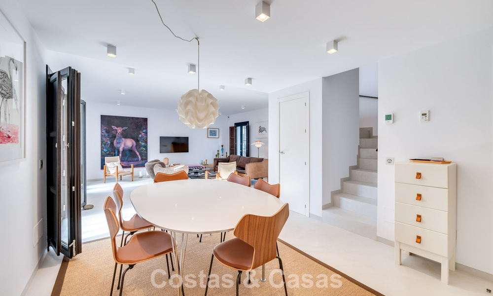 Charmante maison d'angle à vendre dans une urbanisation exclusive sur le Golden Mile de Marbella 780486