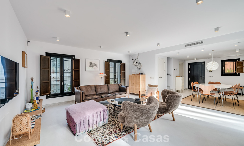 Charmante maison d'angle à vendre dans une urbanisation exclusive sur le Golden Mile de Marbella 780489