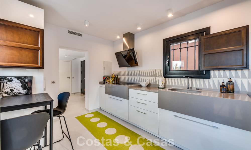 Charmante maison d'angle à vendre dans une urbanisation exclusive sur le Golden Mile de Marbella 780493