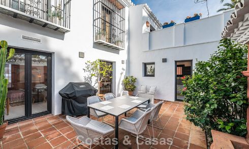 Charmante maison d'angle à vendre dans une urbanisation exclusive sur le Golden Mile de Marbella 780496