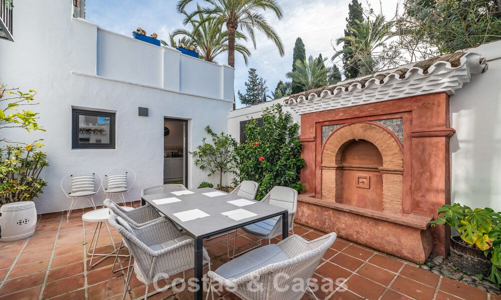 Charmante maison d'angle à vendre dans une urbanisation exclusive sur le Golden Mile de Marbella 780497