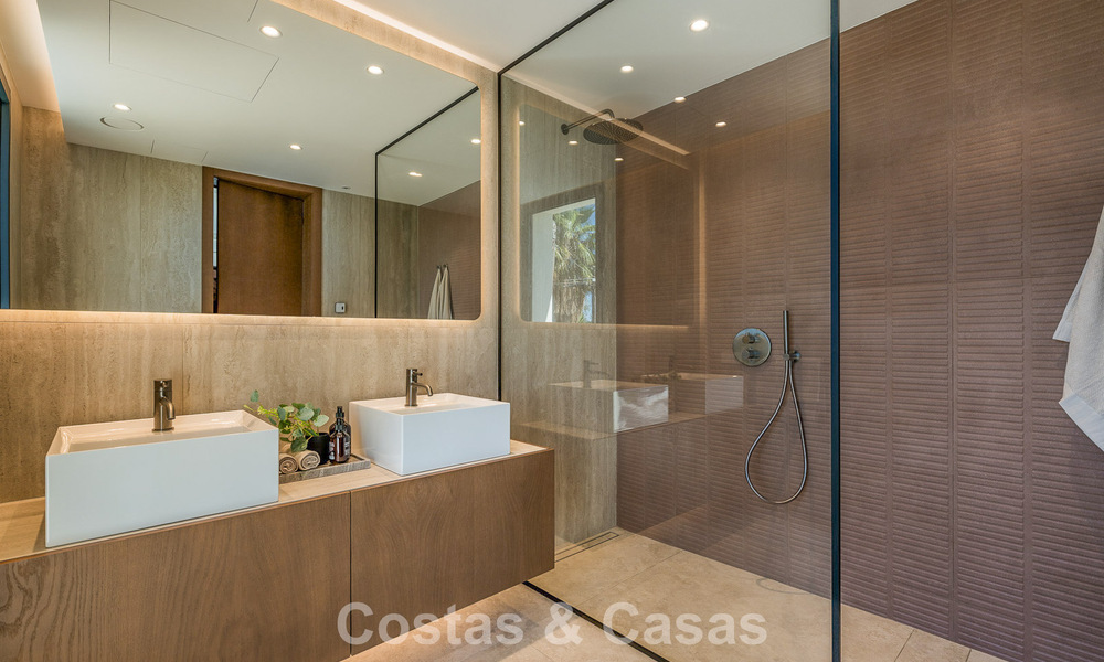 Villa de luxe méditerranéenne flambant neuve à vendre à proximité des commodités à l'est de Marbella 780513