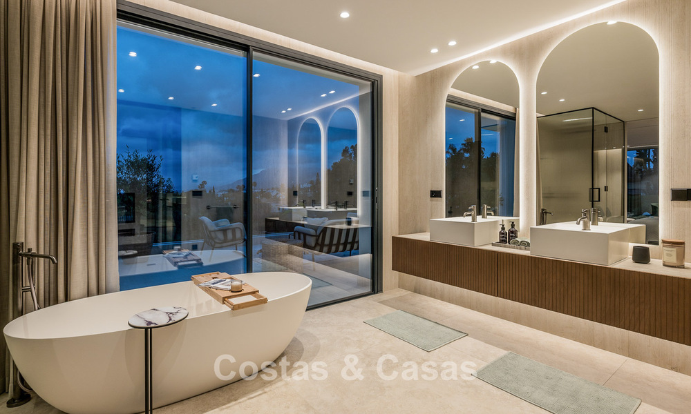 Villa de luxe méditerranéenne flambant neuve à vendre à proximité des commodités à l'est de Marbella 780546