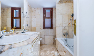 Maison de ville à vendre avec vue sur la mer dans un complexe en première ligne de plage à proximité du centre d'Estepona 780555 