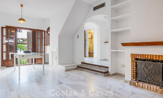 Maison de ville à vendre avec vue sur la mer dans un complexe en première ligne de plage à proximité du centre d'Estepona 780563 