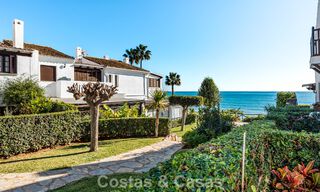 Maison de ville à vendre avec vue sur la mer dans un complexe en première ligne de plage à proximité du centre d'Estepona 780572 
