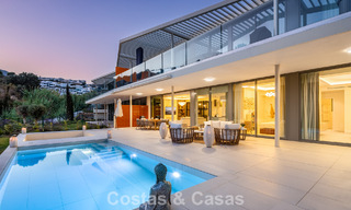 Appartement à vendre avec vue sur la montagne et la mer dans un complexe haut de gamme à Benalmadena, Costa del Sol 780577 