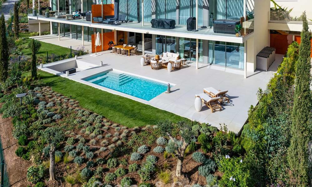 Appartement à vendre avec vue sur la montagne et la mer dans un complexe haut de gamme à Benalmadena, Costa del Sol 780580