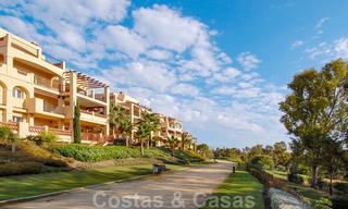Appartements de luxe en première ligne de golf à vendre dans la zone de Marbella - Estepona 24298 