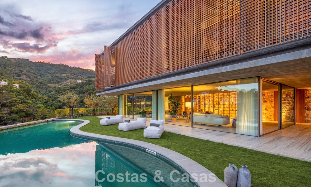 Villa de luxe ultramoderne avec vue imprenable à vendre dans le quartier exclusif d'El Madroñal, Benahavis - Marbella 780604