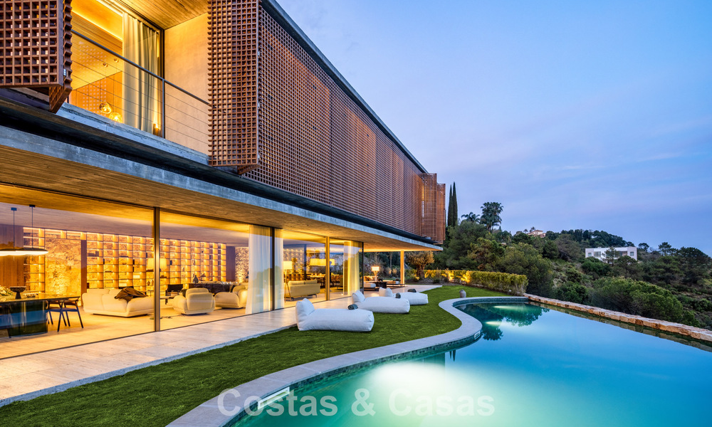 Villa de luxe ultramoderne avec vue imprenable à vendre dans le quartier exclusif d'El Madroñal, Benahavis - Marbella 780607