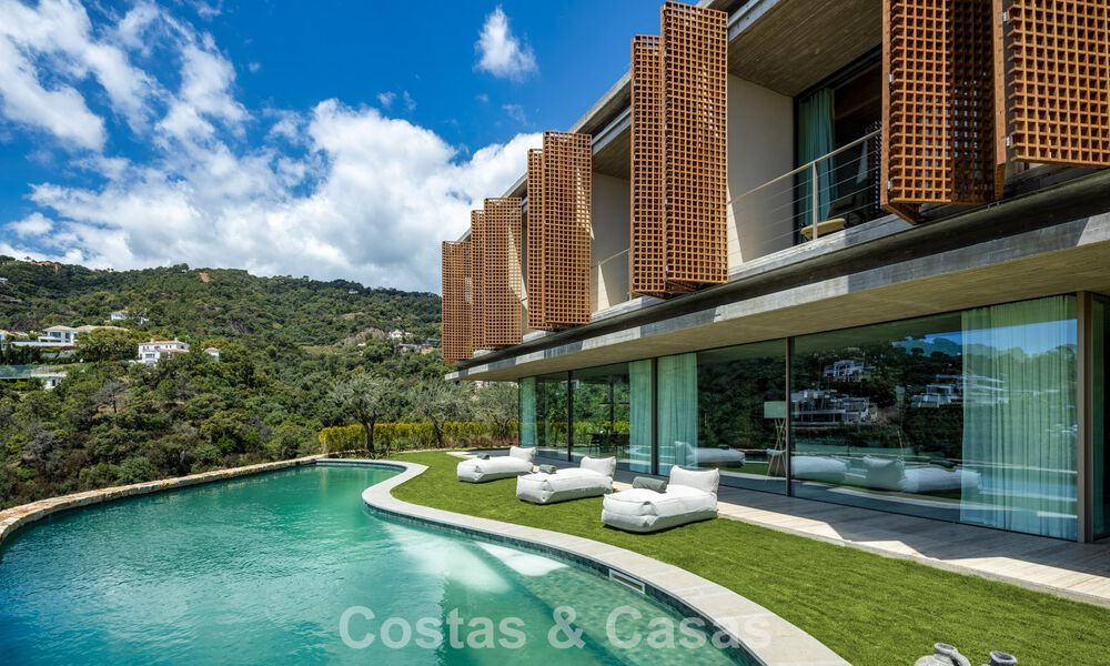 Villa de luxe ultramoderne avec vue imprenable à vendre dans le quartier exclusif d'El Madroñal, Benahavis - Marbella 780631