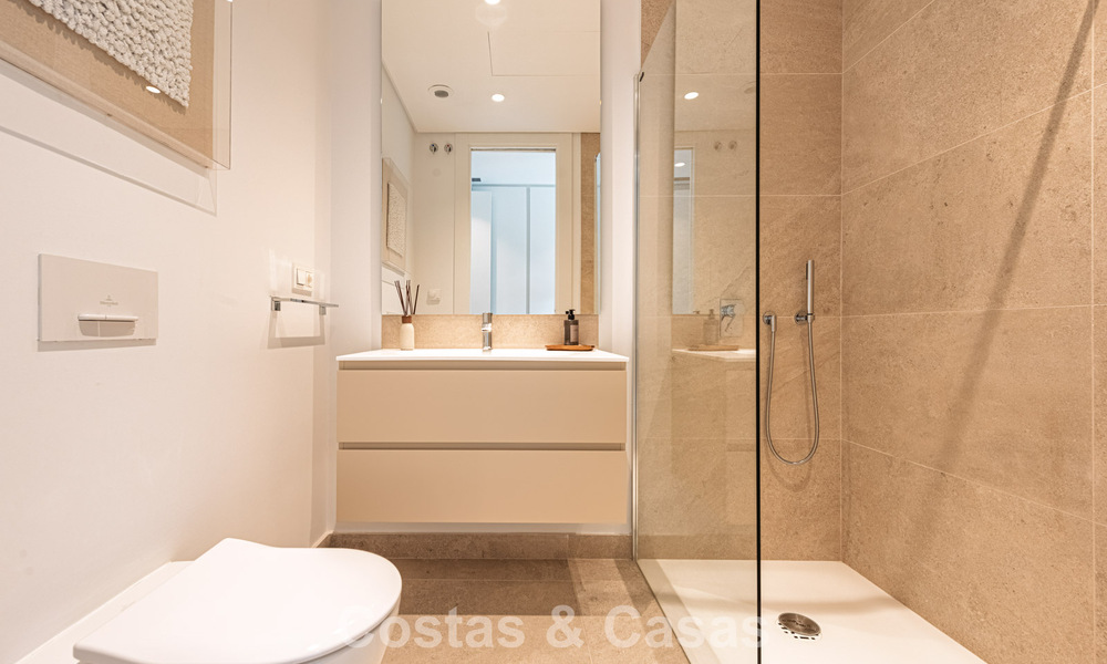 Appartement supérieur avec jardin et vue panoramique sur la mer à vendre à La Quinta, Marbella - Benahavis 780715