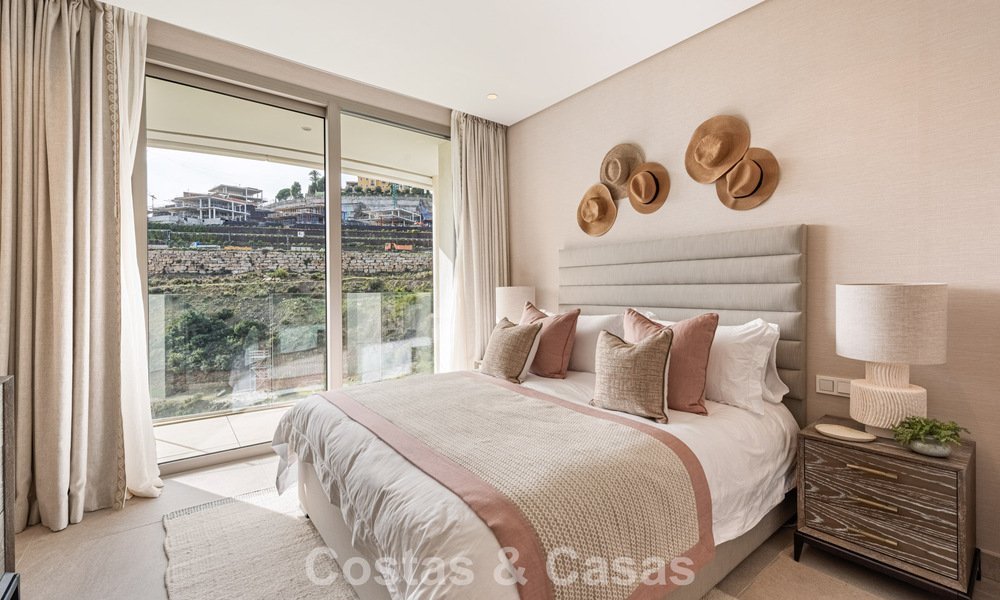 Appartement supérieur avec jardin et vue panoramique sur la mer à vendre à La Quinta, Marbella - Benahavis 780716