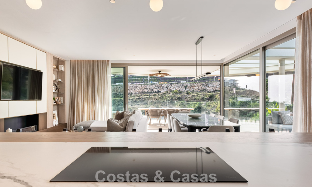 Appartement supérieur avec jardin et vue panoramique sur la mer à vendre à La Quinta, Marbella - Benahavis 780721