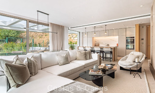 Appartement supérieur avec jardin et vue panoramique sur la mer à vendre à La Quinta, Marbella - Benahavis 780727 