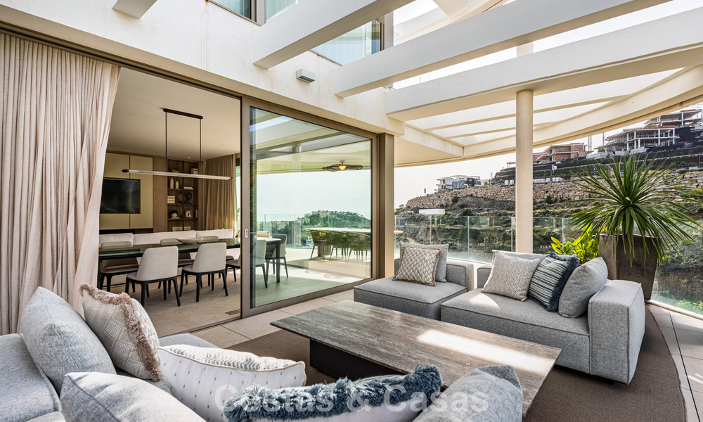 Appartement supérieur avec jardin et vue panoramique sur la mer à vendre à La Quinta, Marbella - Benahavis 780729