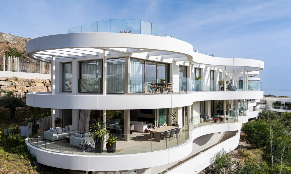 Appartement supérieur avec jardin et vue panoramique sur la mer à vendre à La Quinta, Marbella - Benahavis 780733