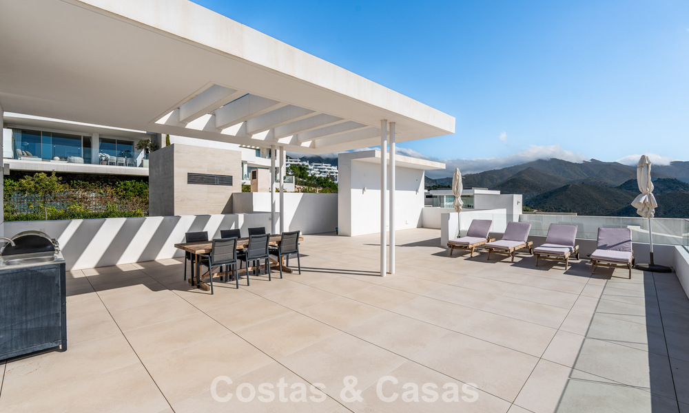 Penthouse moderne, prêt à emménager, avec vue sur la mer, à vendre, dans une resort de luxe près de Marbella 780739