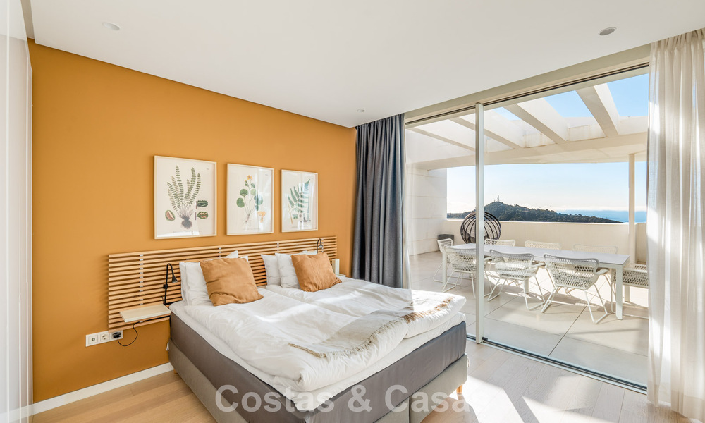 Penthouse moderne, prêt à emménager, avec vue sur la mer, à vendre, dans une resort de luxe près de Marbella 780740