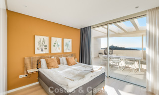 Penthouse moderne, prêt à emménager, avec vue sur la mer, à vendre, dans une resort de luxe près de Marbella 780740 