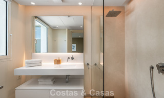 Penthouse moderne, prêt à emménager, avec vue sur la mer, à vendre, dans une resort de luxe près de Marbella 780743 